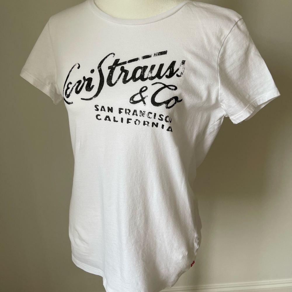 Levi's White Graphic Tee
